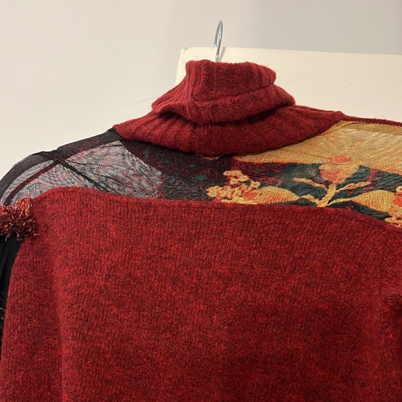 Creola Stylish and Unusual Vintage Sweater. Size S - Picture 8 of 10